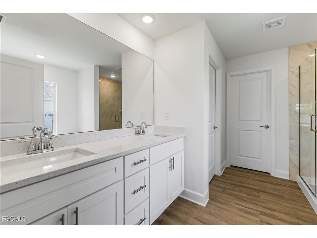 2818 NW 18th Place Cape Coral FL 33993 2025016653 image13