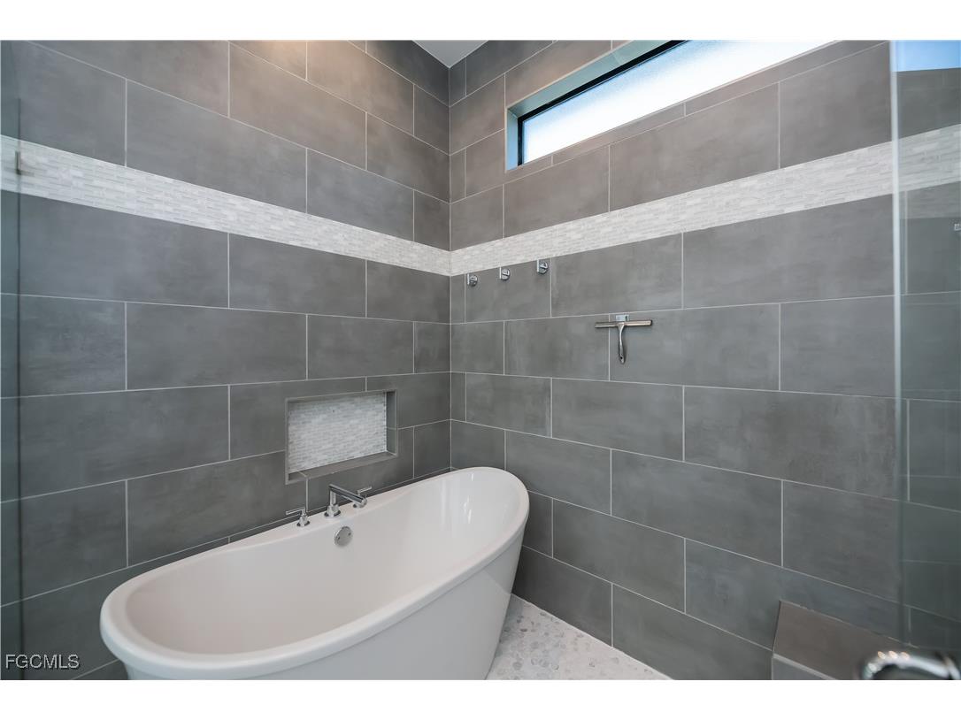 2818 Old Burnt Store Road N Cape Coral FL 33993 2025024958 image16