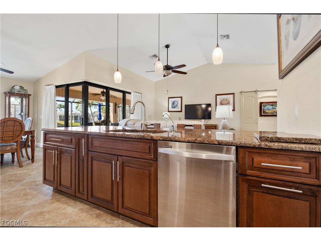 2818 SW 39th Street Cape Coral FL 33914 2026008211 image12