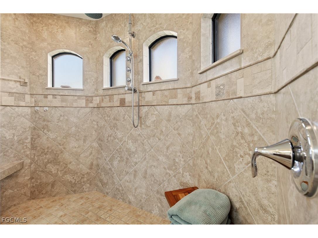 2818 SW 39th Street Cape Coral FL 33914 2026008211 image21
