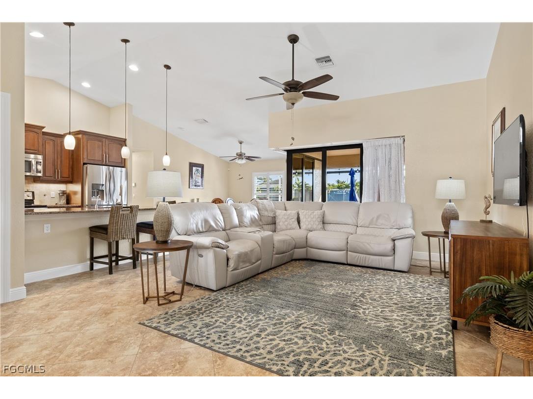 2818 SW 39th Street Cape Coral FL 33914 2026008211 image5