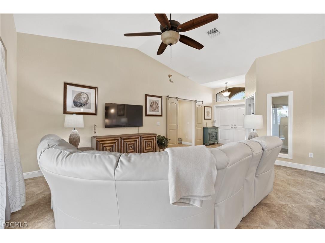 2818 SW 39th Street Cape Coral FL 33914 2026008211 image8