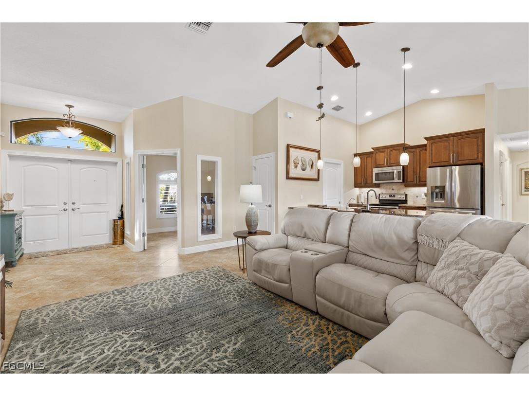 2818 SW 39th Street Cape Coral FL 33914 2026008211 image9
