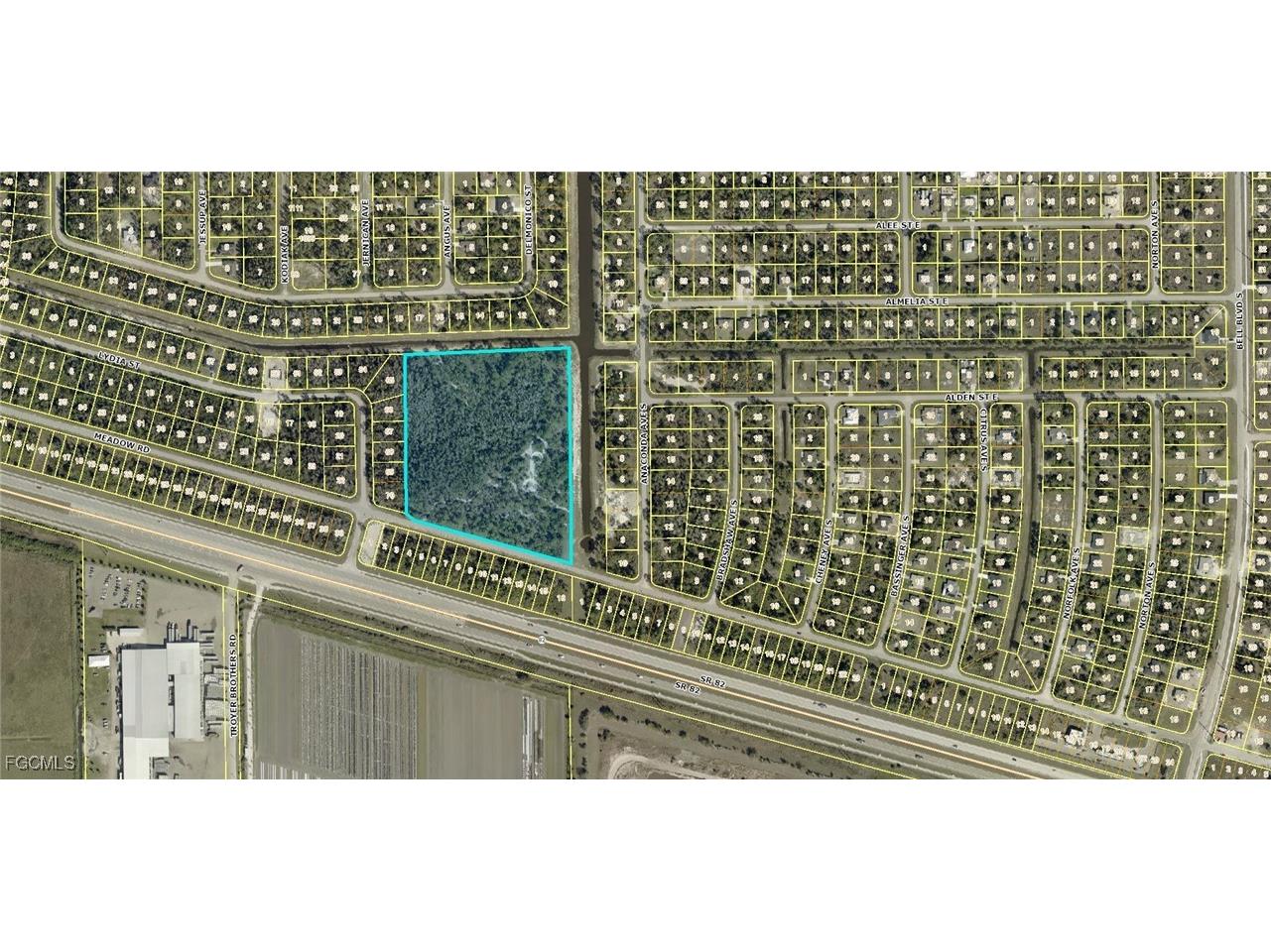 2819 Meadow Road Lehigh Acres FL 33974 2026001308 image1