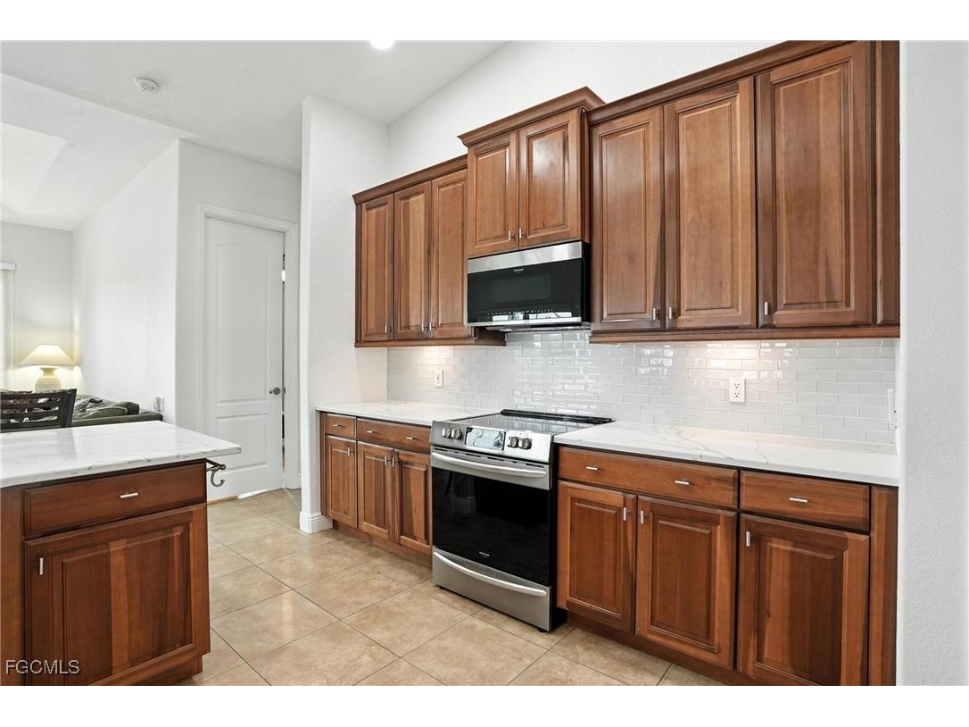 2819 SW 33rd Street Cape Coral FL 33914 2025002404 image12