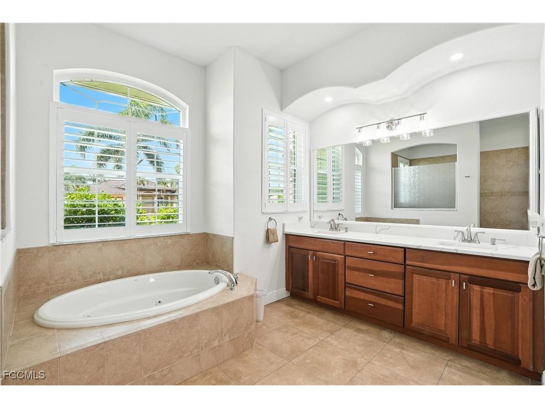 2819 SW 33rd Street Cape Coral FL 33914 2025002404 image23