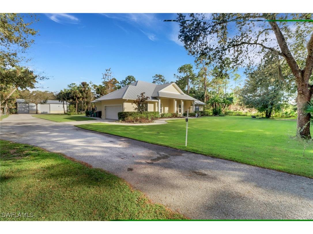 282 13th Street NW Naples FL 34120 224088109 image1