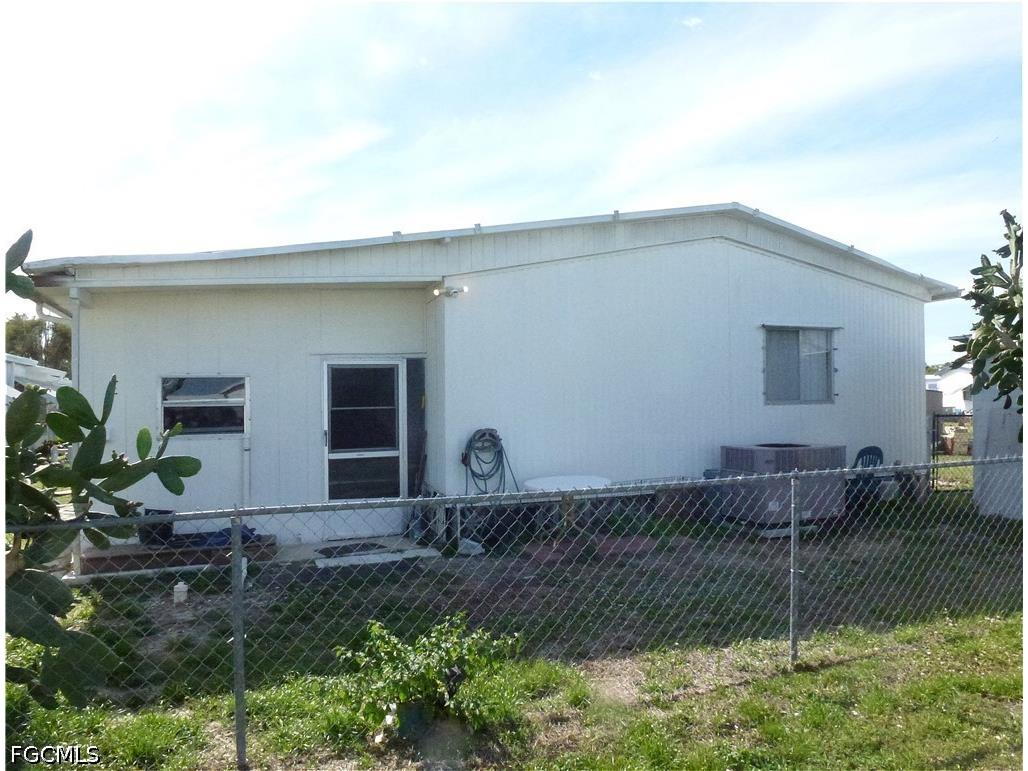 2820 Breezewood Drive North Fort Myers FL 33917 2026028835 image26