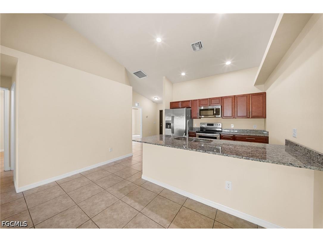 2820 SW 7th Place Cape Coral FL 33914 2026015403 image10