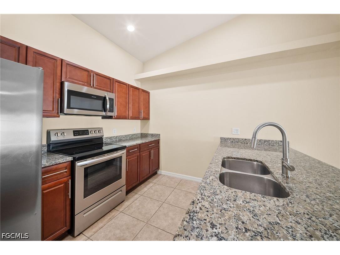 2820 SW 7th Place Cape Coral FL 33914 2026015403 image13