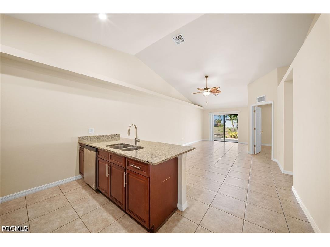 2820 SW 7th Place Cape Coral FL 33914 2026015403 image7