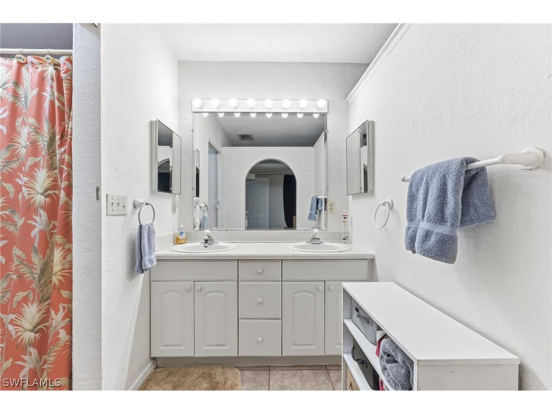 2821 24th Avenue NE Naples FL 34120 226011559 image16