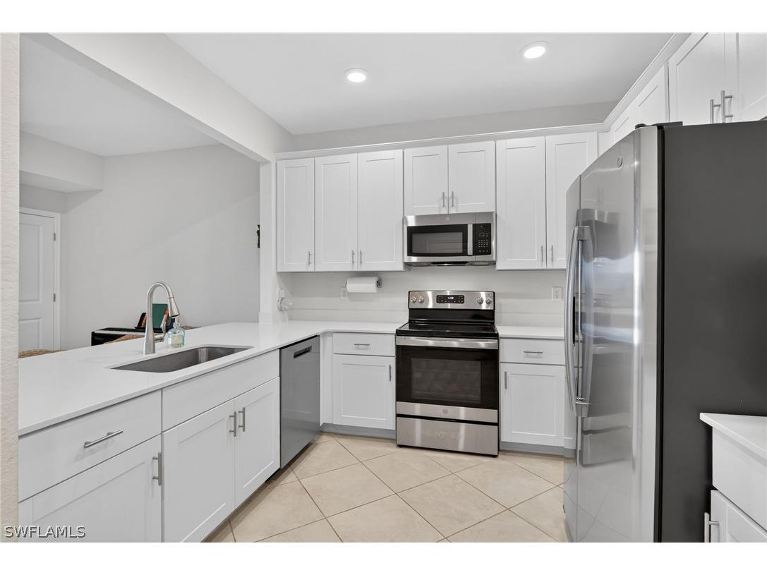 2821 Citrus Street Naples FL 34120 226008287 image4