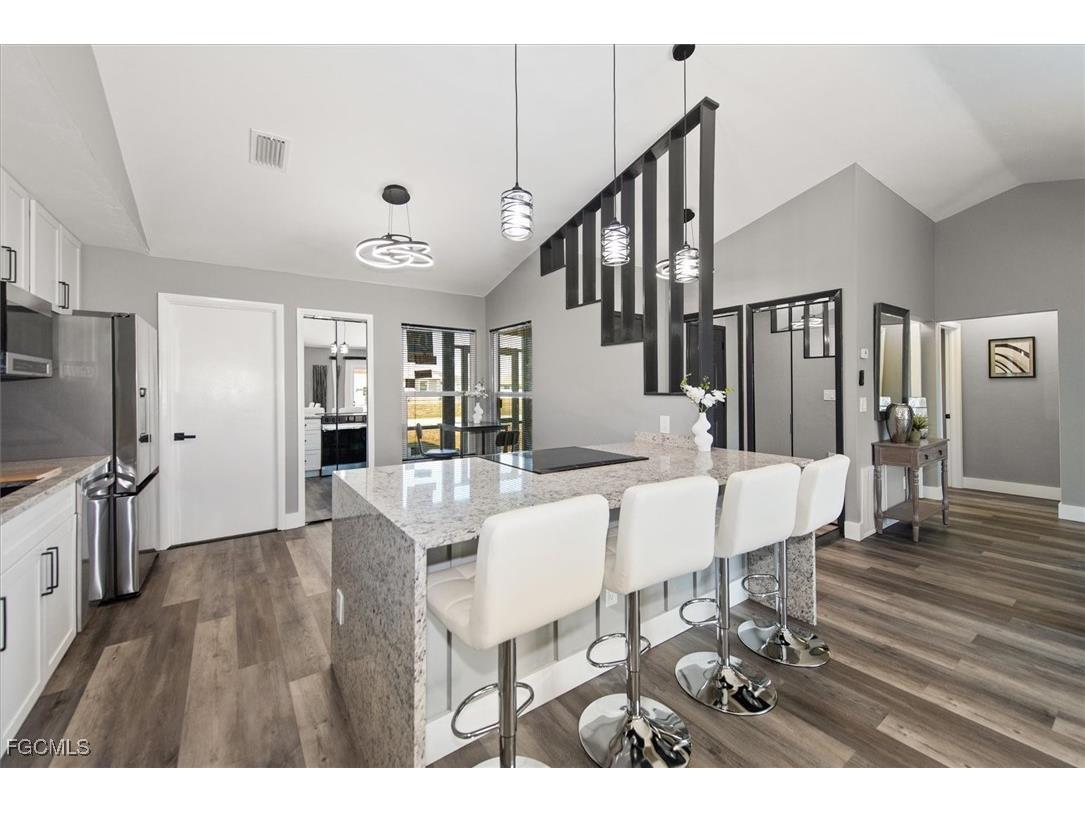 2821 NE 4th Place Cape Coral FL 33909 2025022295 image1