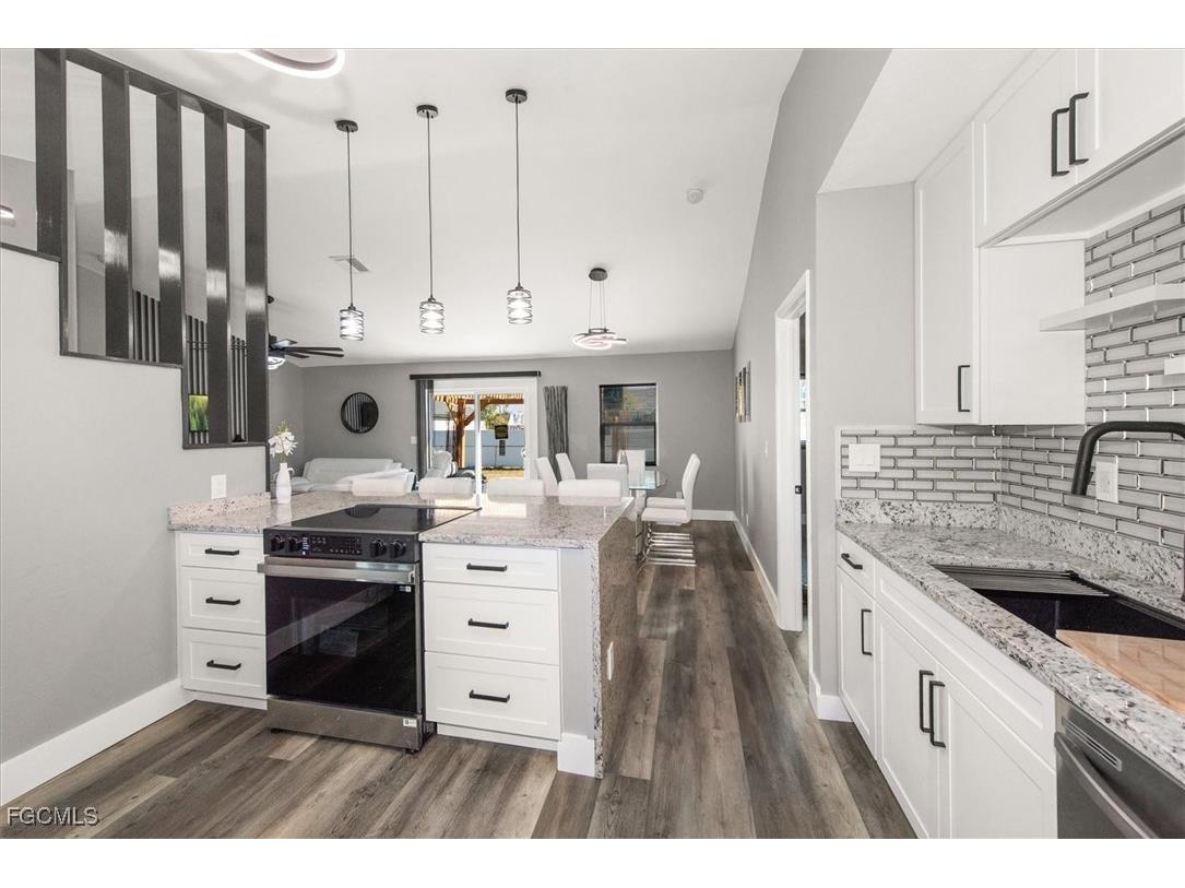 2821 NE 4th Place Cape Coral FL 33909 2025022295 image2