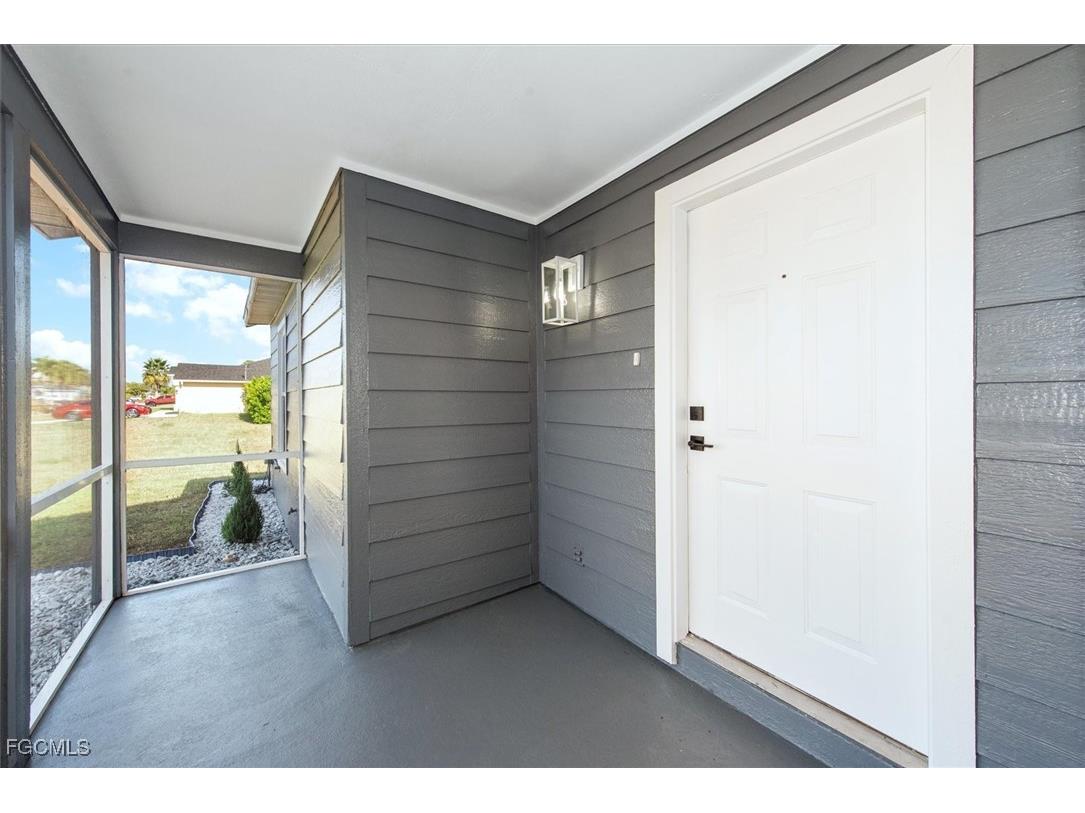 2821 NE 4th Place Cape Coral FL 33909 2025022295 image31