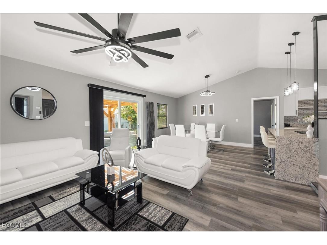 2821 NE 4th Place Cape Coral FL 33909 2025022295 image7