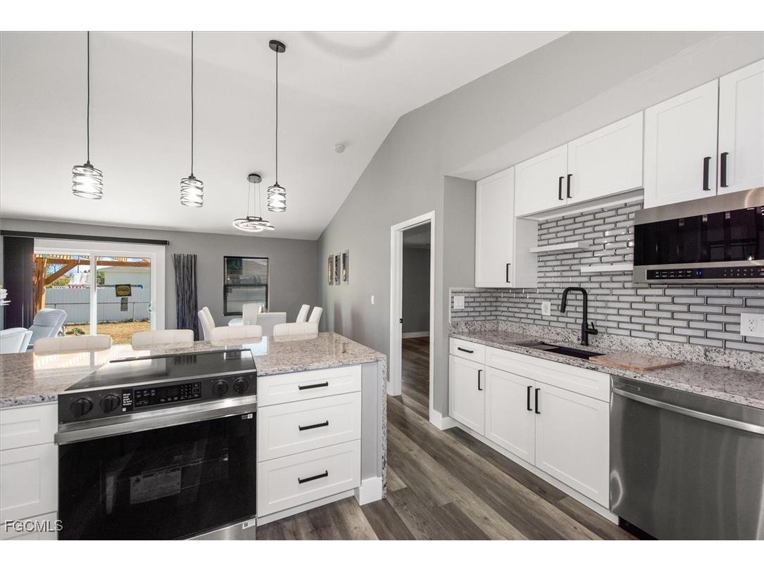 2821 NE 4th Place Cape Coral FL 33909 2025022295 image8