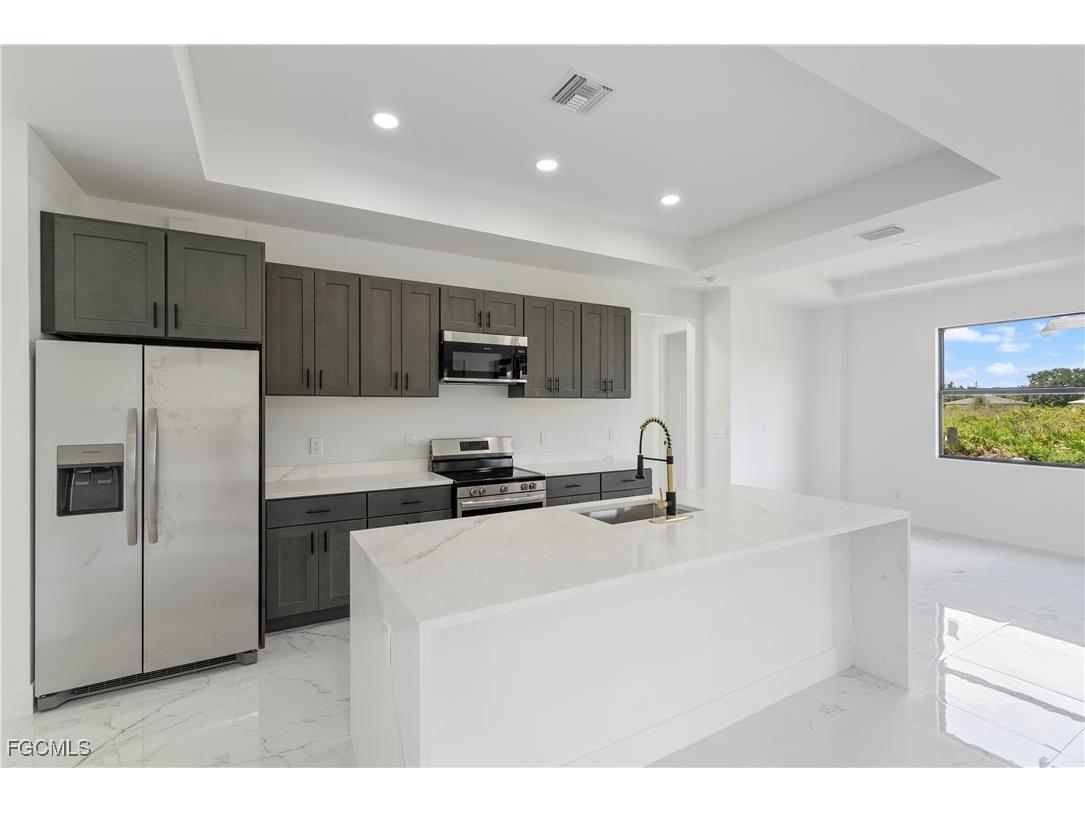 2822 52nd Street W Lehigh Acres FL 33971 2025006733 image10