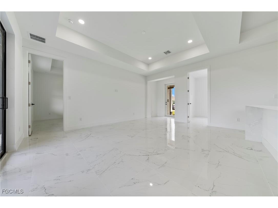 2822 52nd Street W Lehigh Acres FL 33971 2025006733 image5