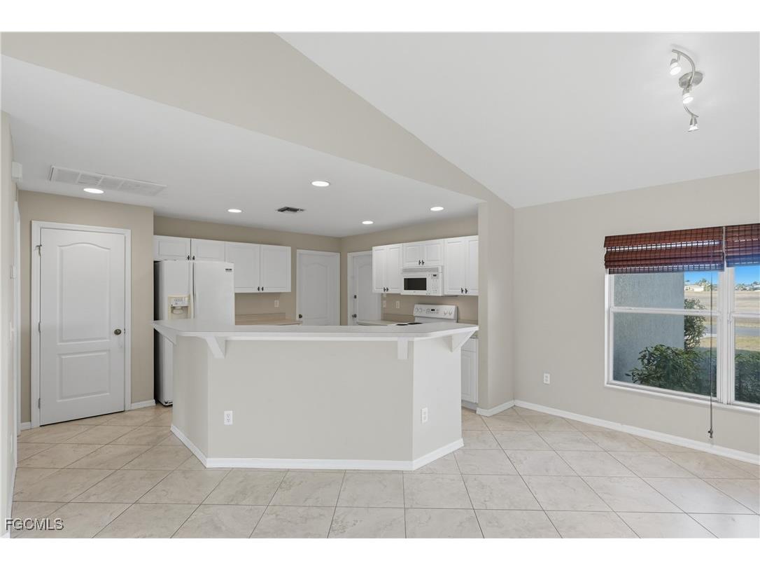 2822 NW 11th Terrace Cape Coral FL 33993 2025026314 image10
