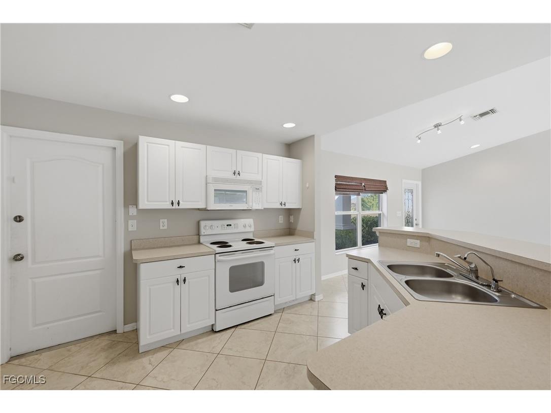 2822 NW 11th Terrace Cape Coral FL 33993 2025026314 image13