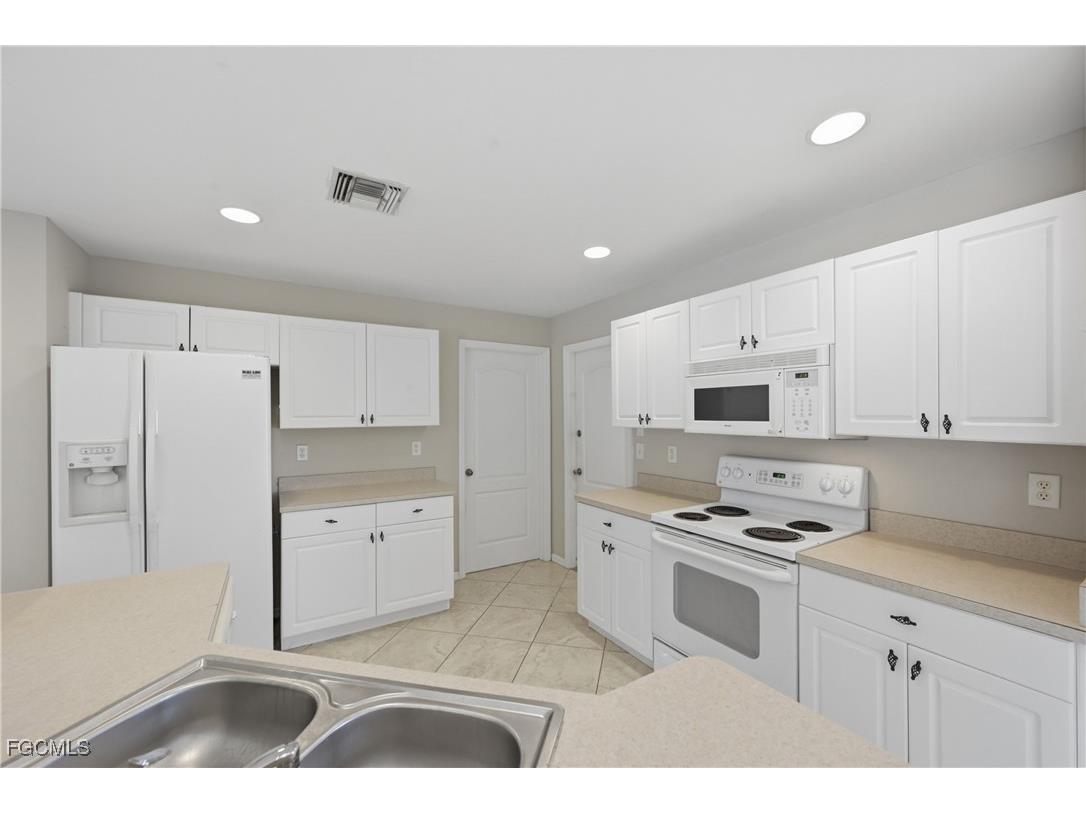 2822 NW 11th Terrace Cape Coral FL 33993 2025026314 image14