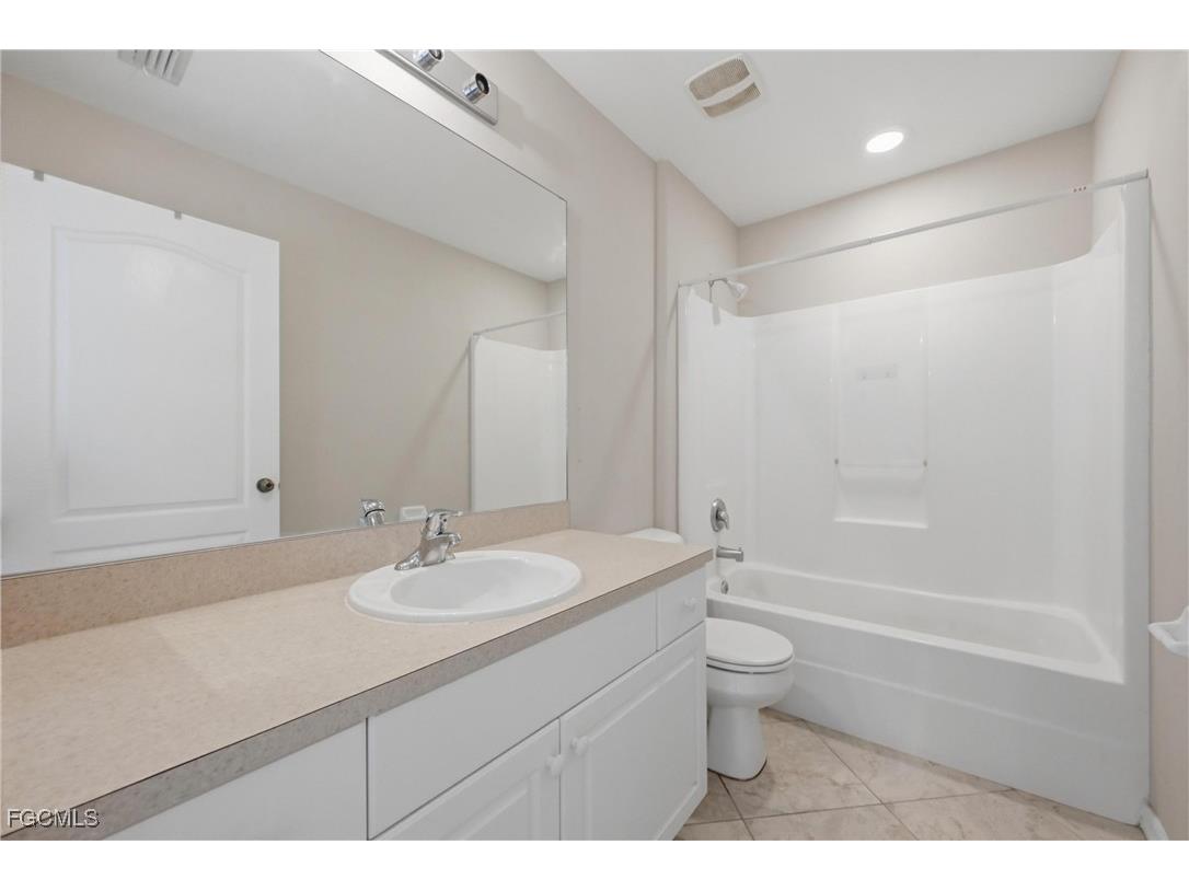 2822 NW 11th Terrace Cape Coral FL 33993 2025026314 image23