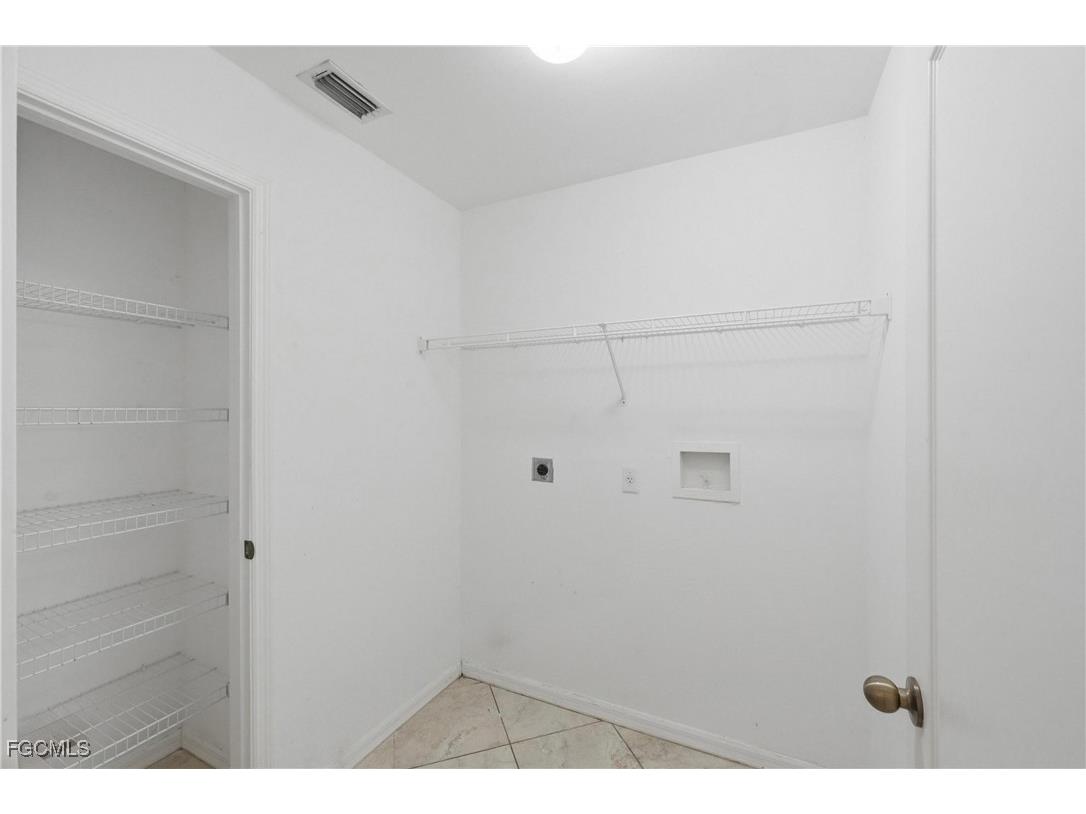 2822 NW 11th Terrace Cape Coral FL 33993 2025026314 image27