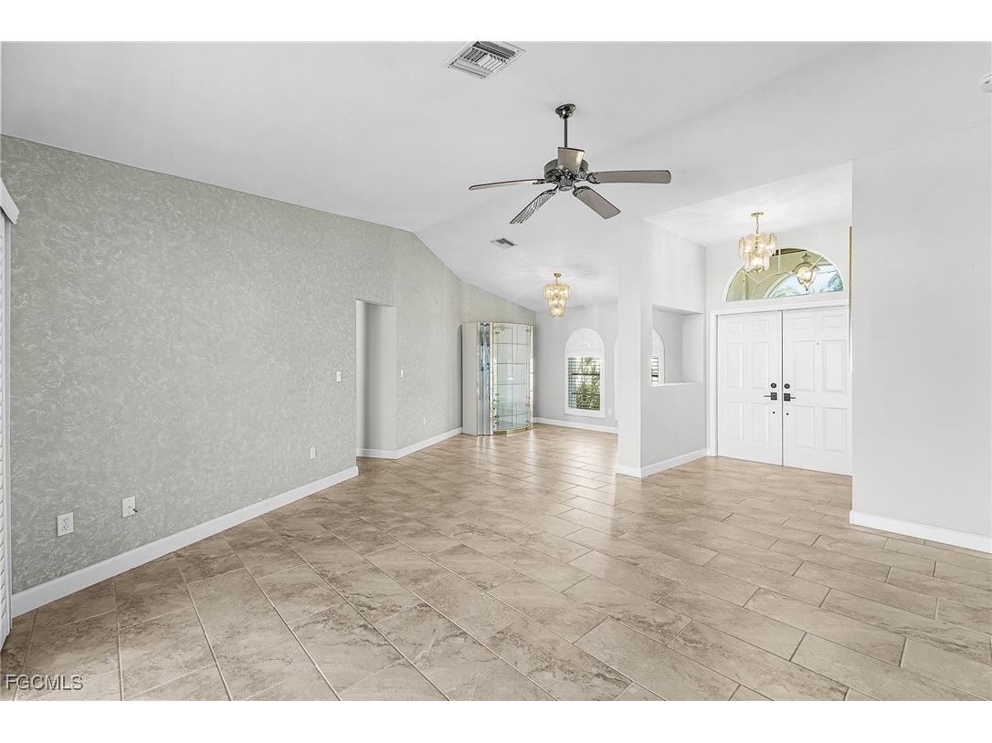 2822 SE 22nd Place Cape Coral FL 33904 2025020930 image10