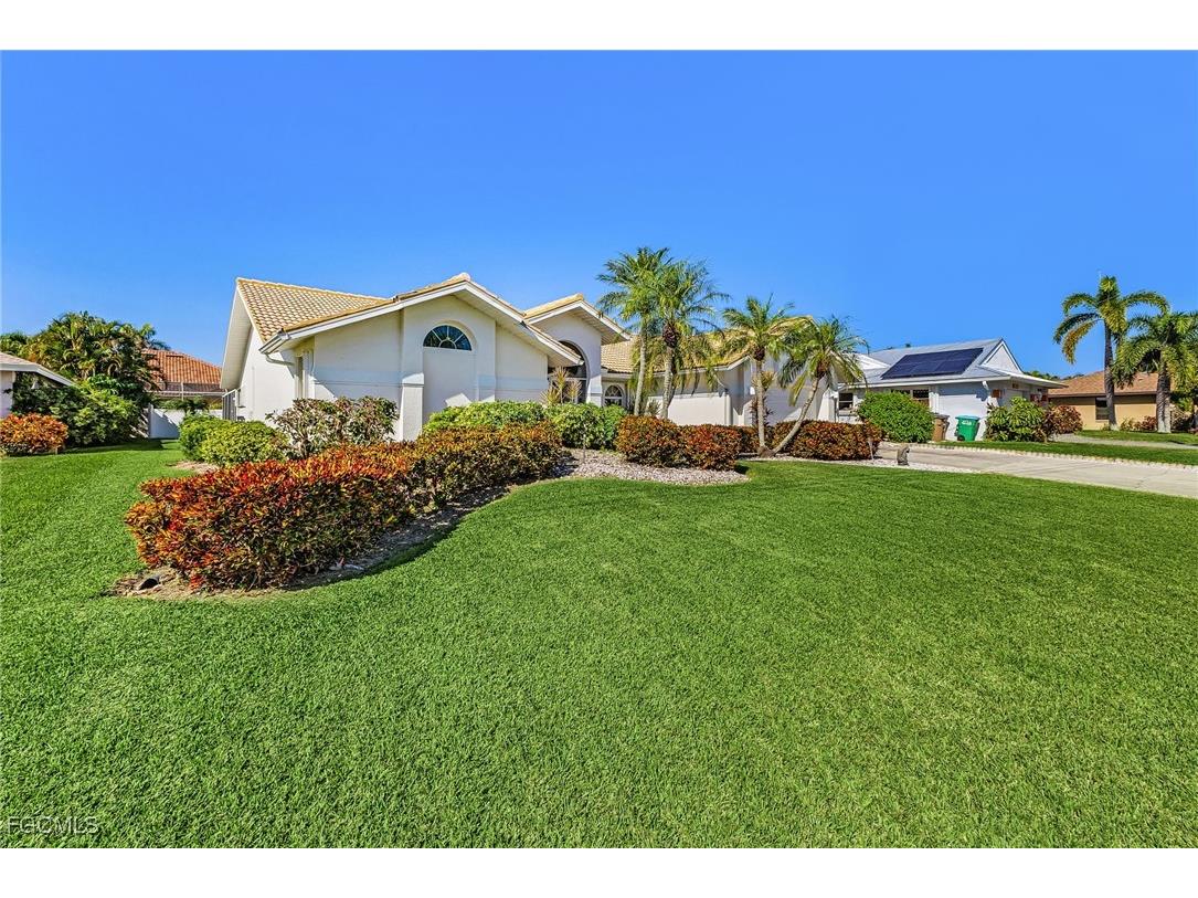 2822 SE 22nd Place Cape Coral FL 33904 2025020930 image2