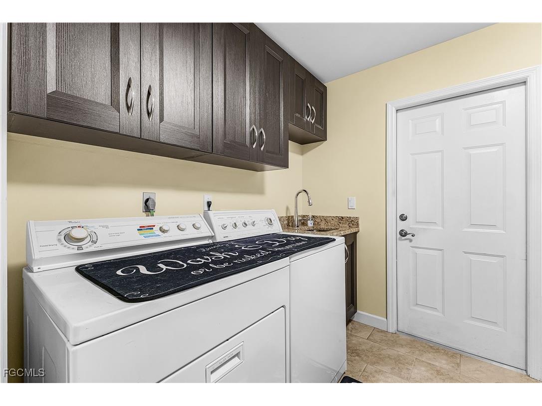 2822 SE 22nd Place Cape Coral FL 33904 2025020930 image20