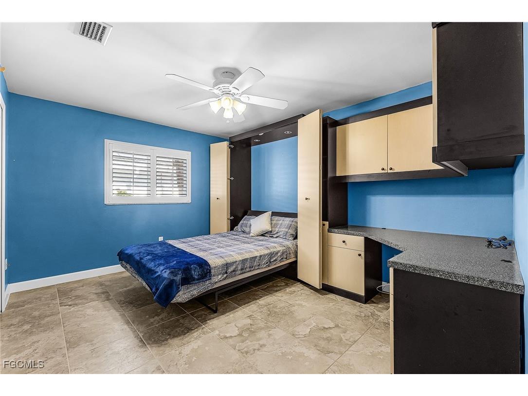 2822 SE 22nd Place Cape Coral FL 33904 2025020930 image21