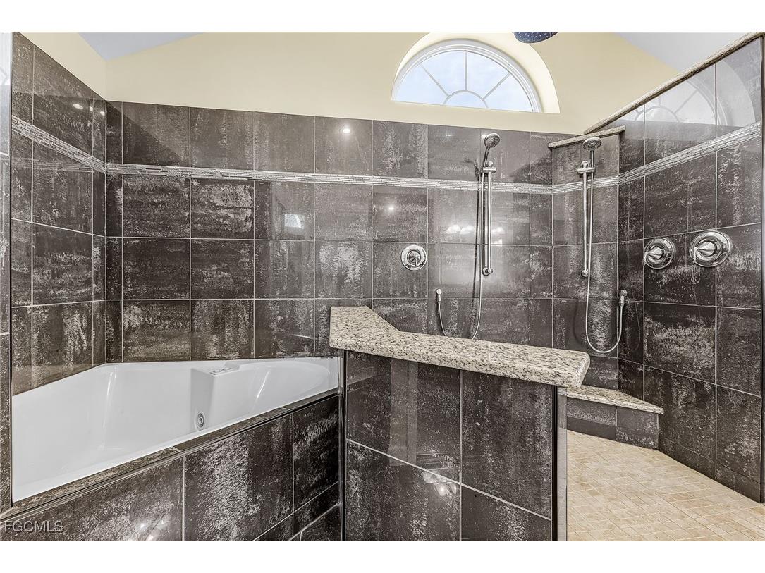 2822 SE 22nd Place Cape Coral FL 33904 2025020930 image25