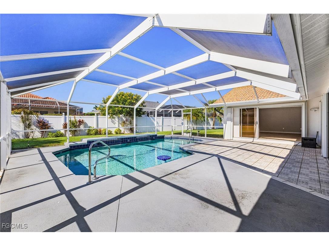 2822 SE 22nd Place Cape Coral FL 33904 2025020930 image29