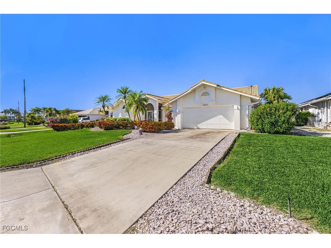 2822 SE 22nd Place Cape Coral FL 33904 2025020930 image3
