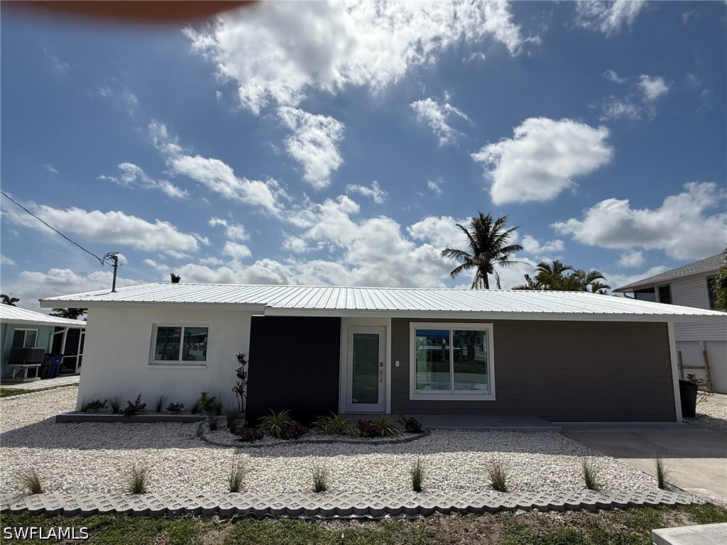 2823 Janet Street Matlacha FL 33993 226022449 image1