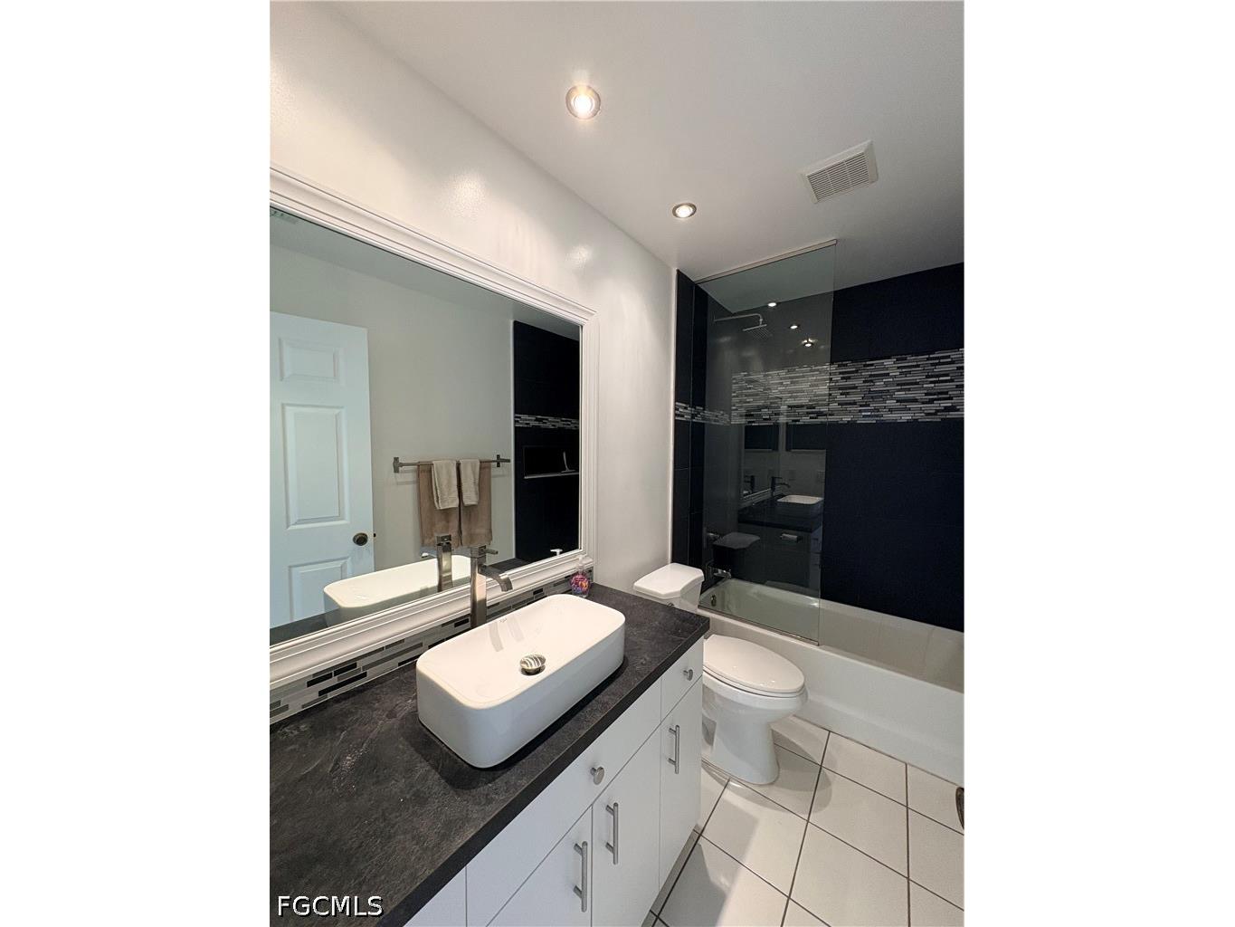 2823 SW 39th Terrace Cape Coral FL 33914 2026018346 image15