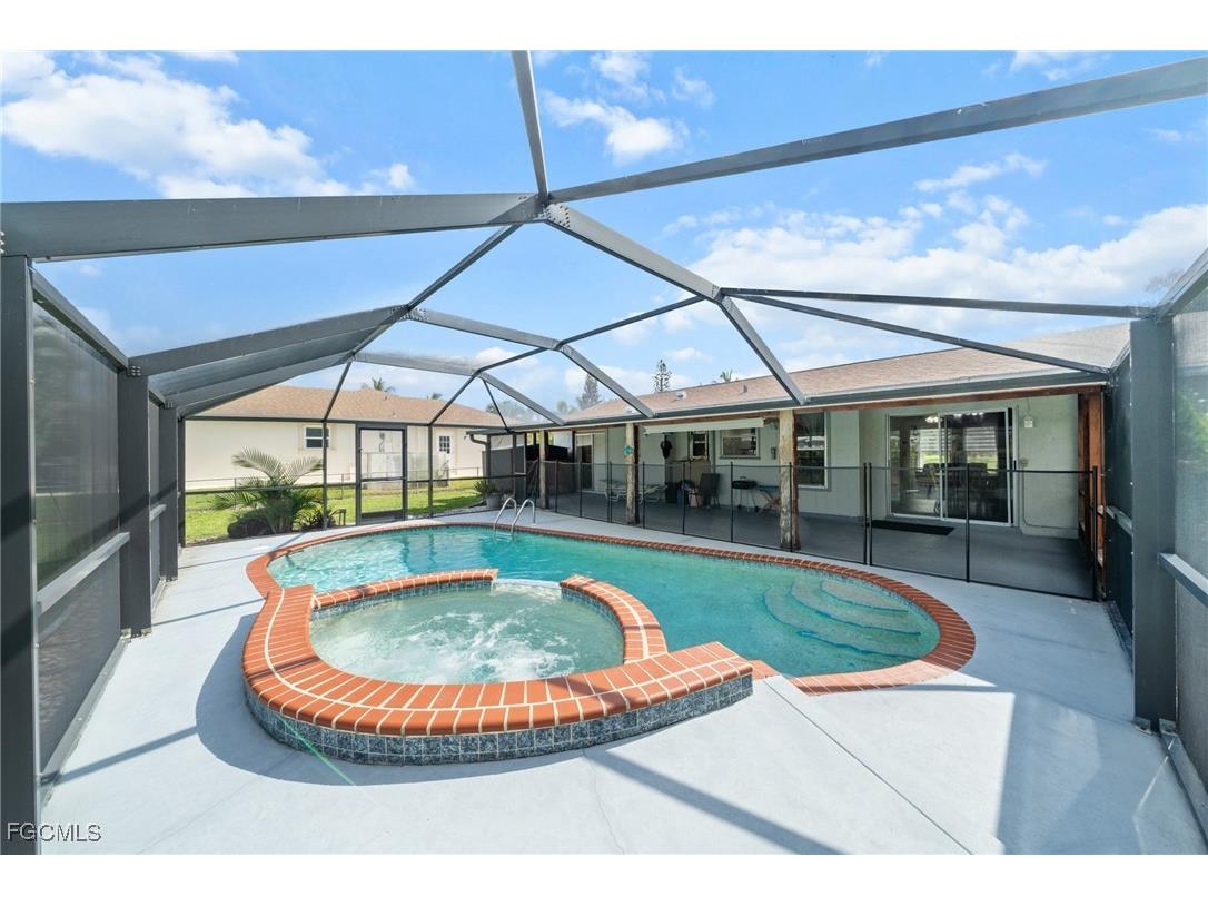 28232 Mango Drive Bonita Springs FL 34134 2025007897 image1