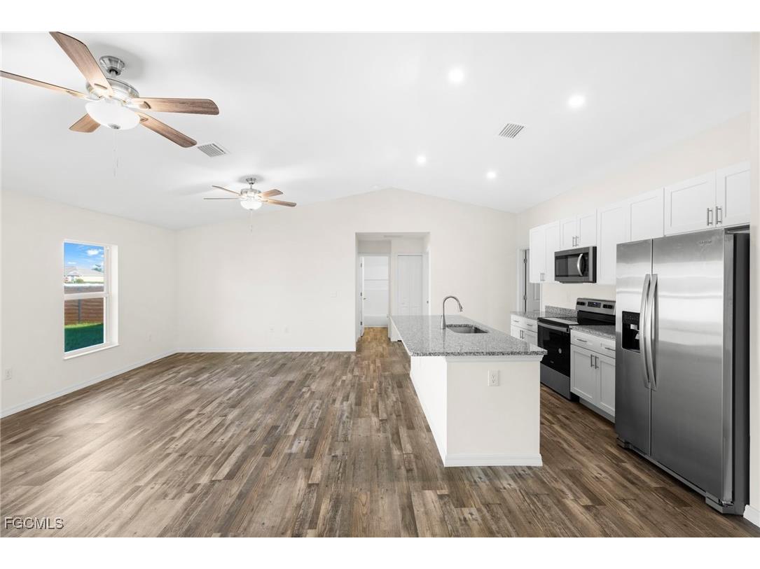 2824 NE 2nd Avenue Cape Coral FL 33909 2026000640 image13