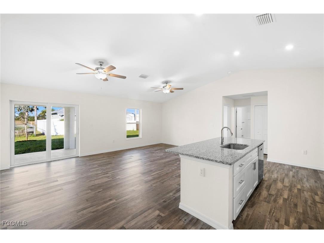 2824 NE 2nd Avenue Cape Coral FL 33909 2026000640 image15