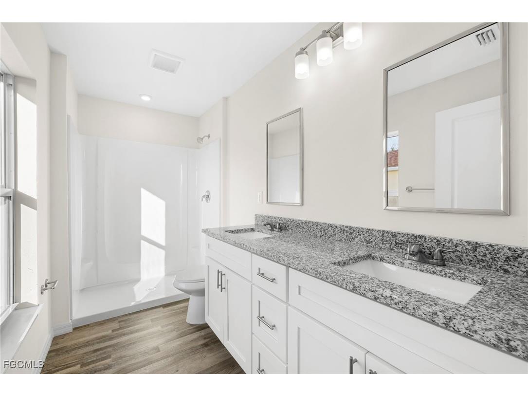 2824 NE 2nd Avenue Cape Coral FL 33909 2026000640 image8