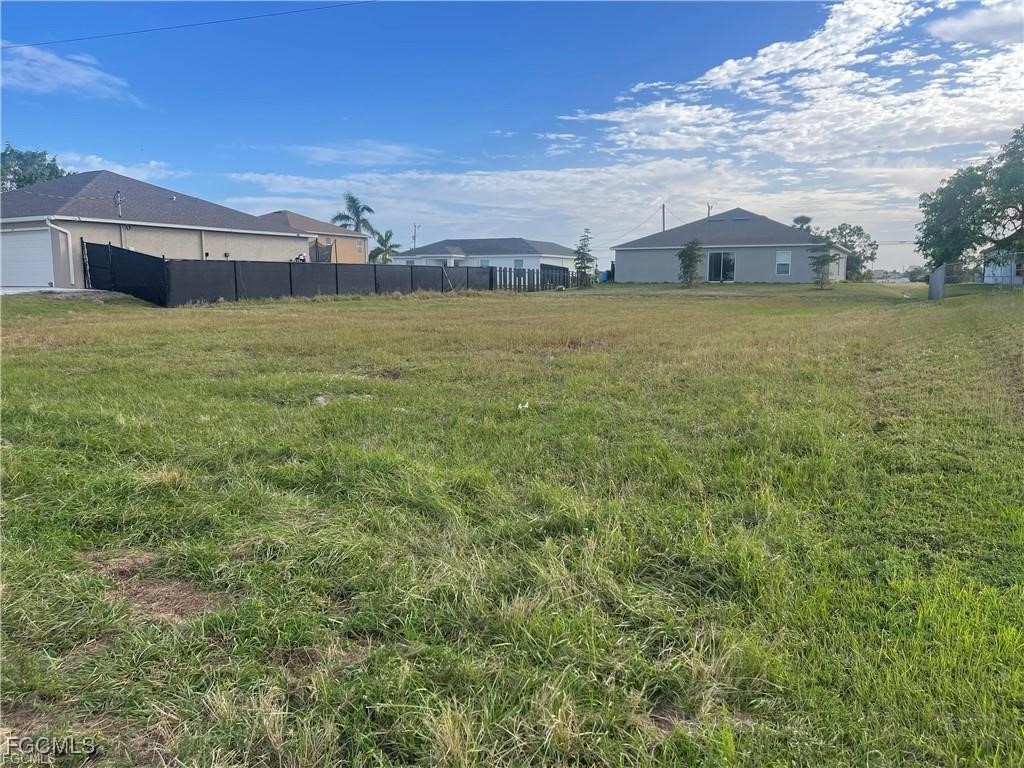 2825 NE 2nd Place Cape Coral FL 33909 2025009695 image1