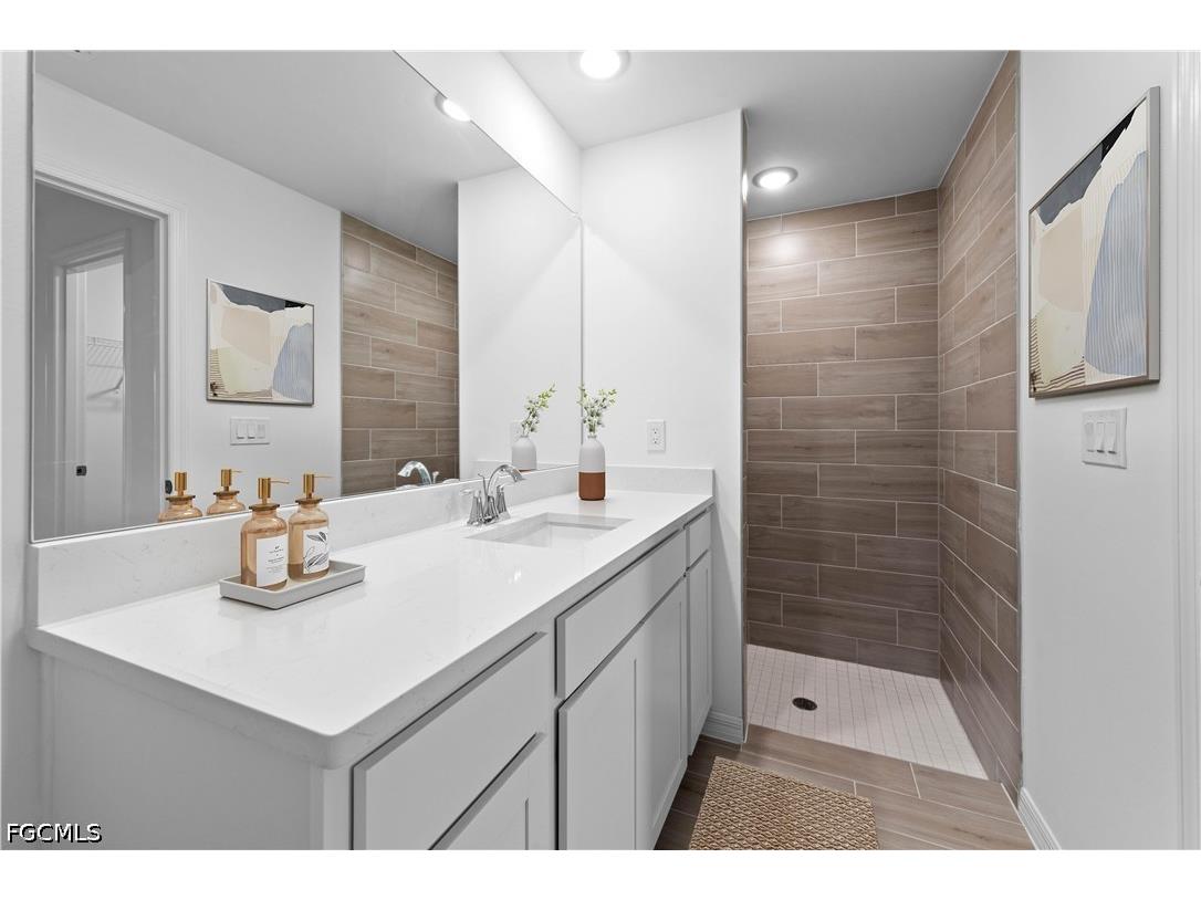 2825 NE 2nd Place Cape Coral FL 33909 2026014238 image8