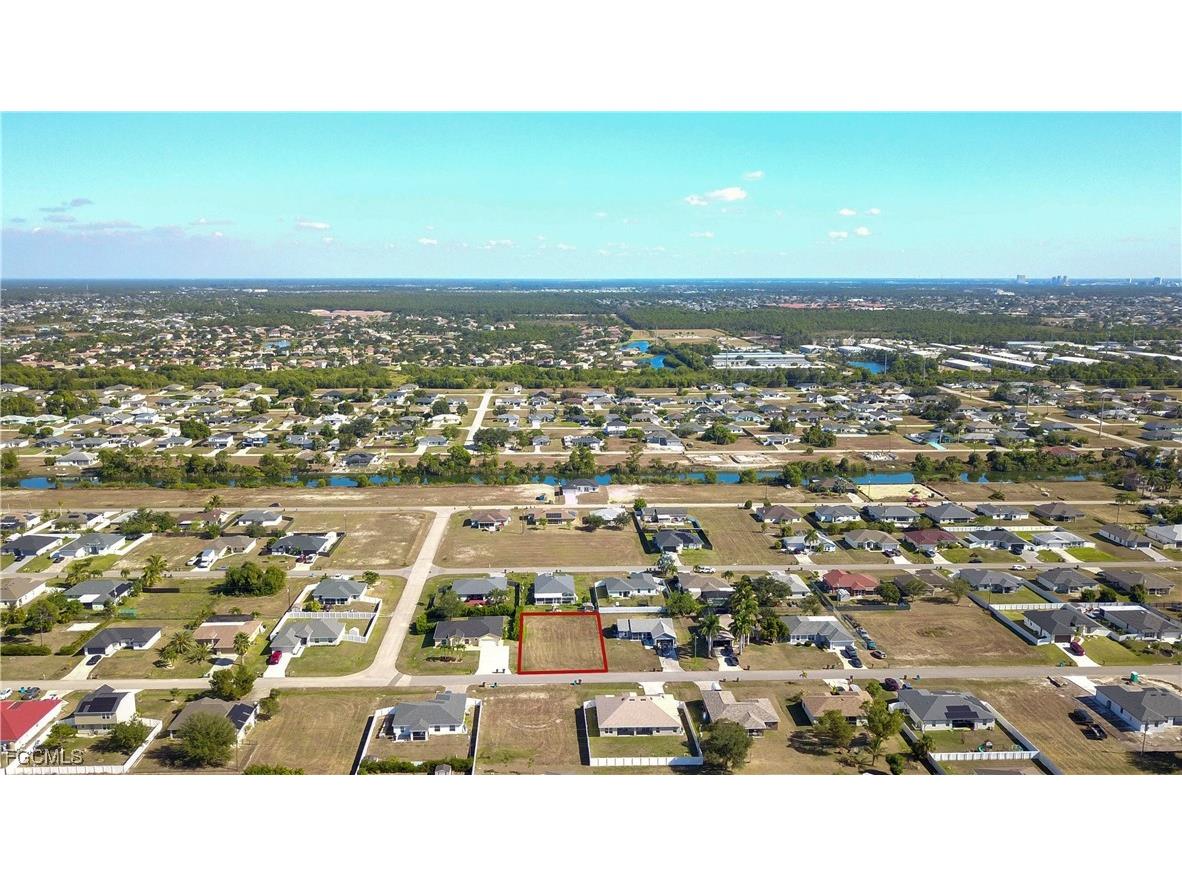 2825 NE 4th Place Cape Coral FL 33909 2025021571 image1