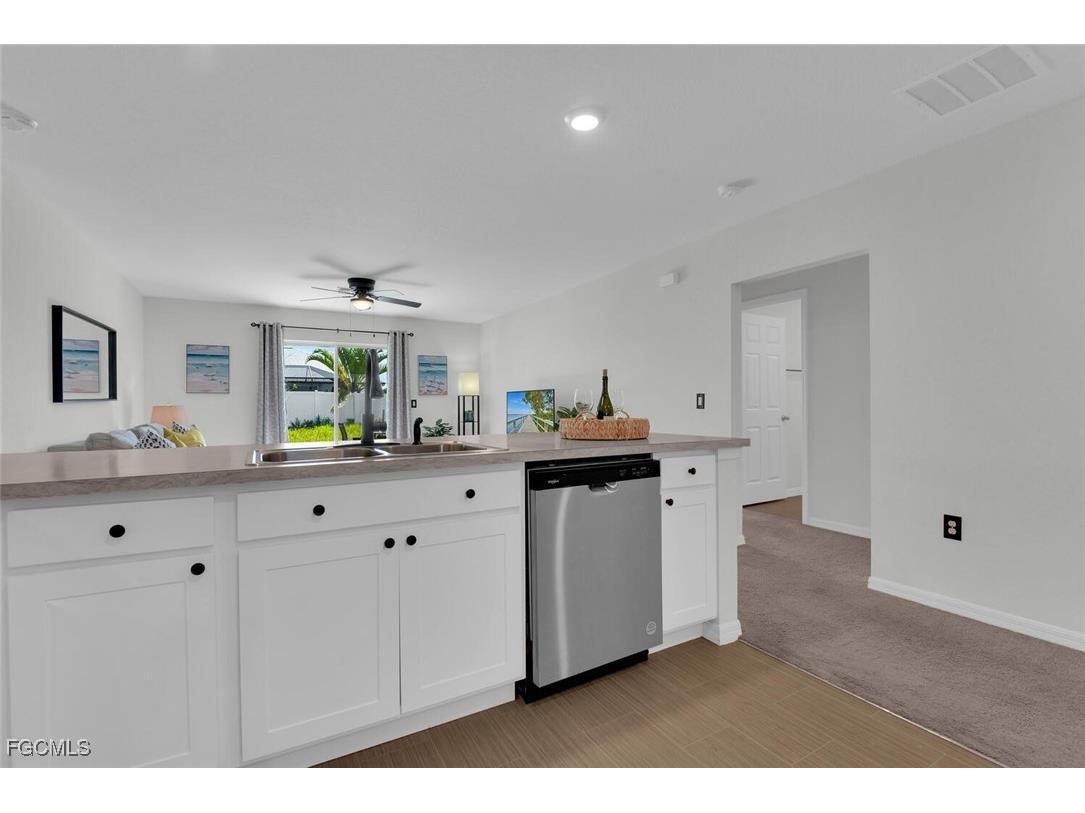 2825 NW 8th Place Cape Coral FL 33993 2025005051 image7