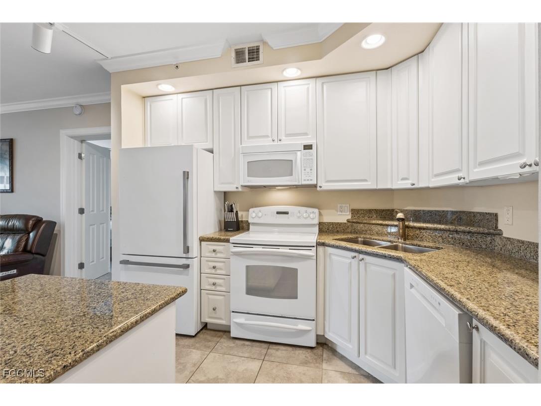 2825 Palm Beach Boulevard #203 Fort Myers FL 33916 2025016129 image8