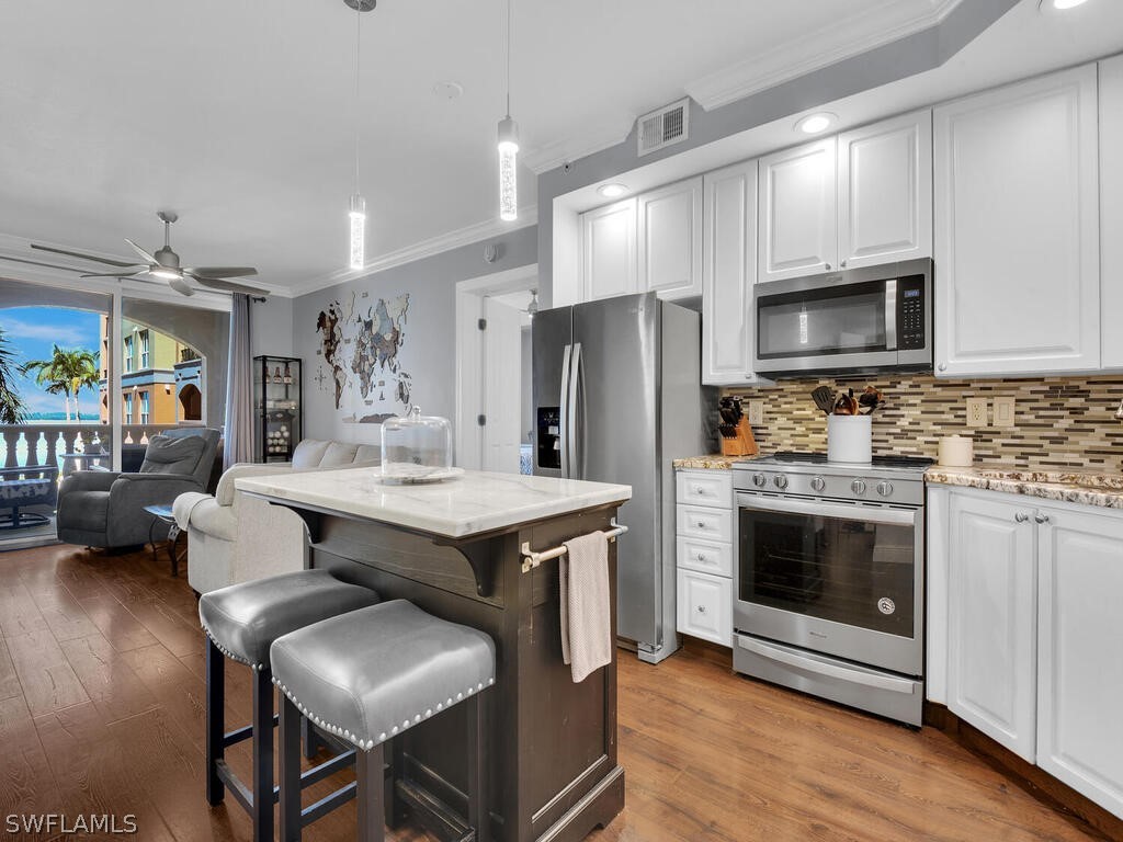 2825 Palm Beach Boulevard #212 Fort Myers FL 33916 224043563 image1