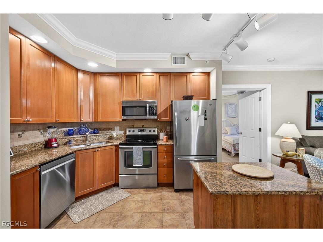 2825 Palm Beach Boulevard #215 Fort Myers FL 33916 2026007805 image3