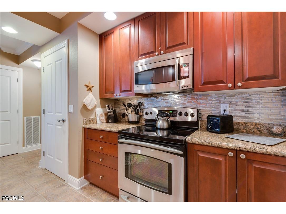 2825 Palm Beach Boulevard #219 Fort Myers FL 33916 2026015474 image10